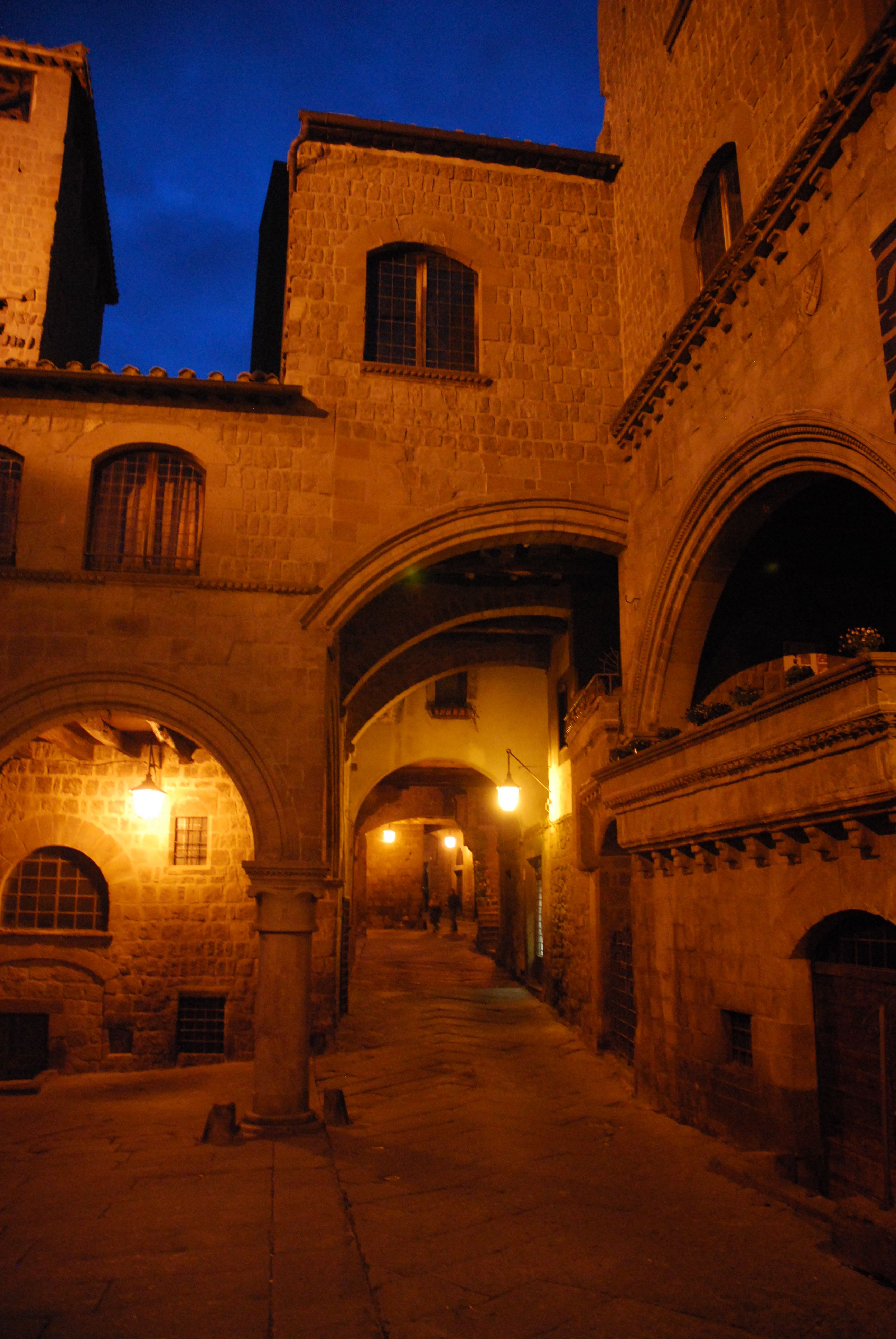 https://mdw-travel-data-us-east-1.s3.amazonaws.com/img/country/Italy/Viterbo/img_02.jpg