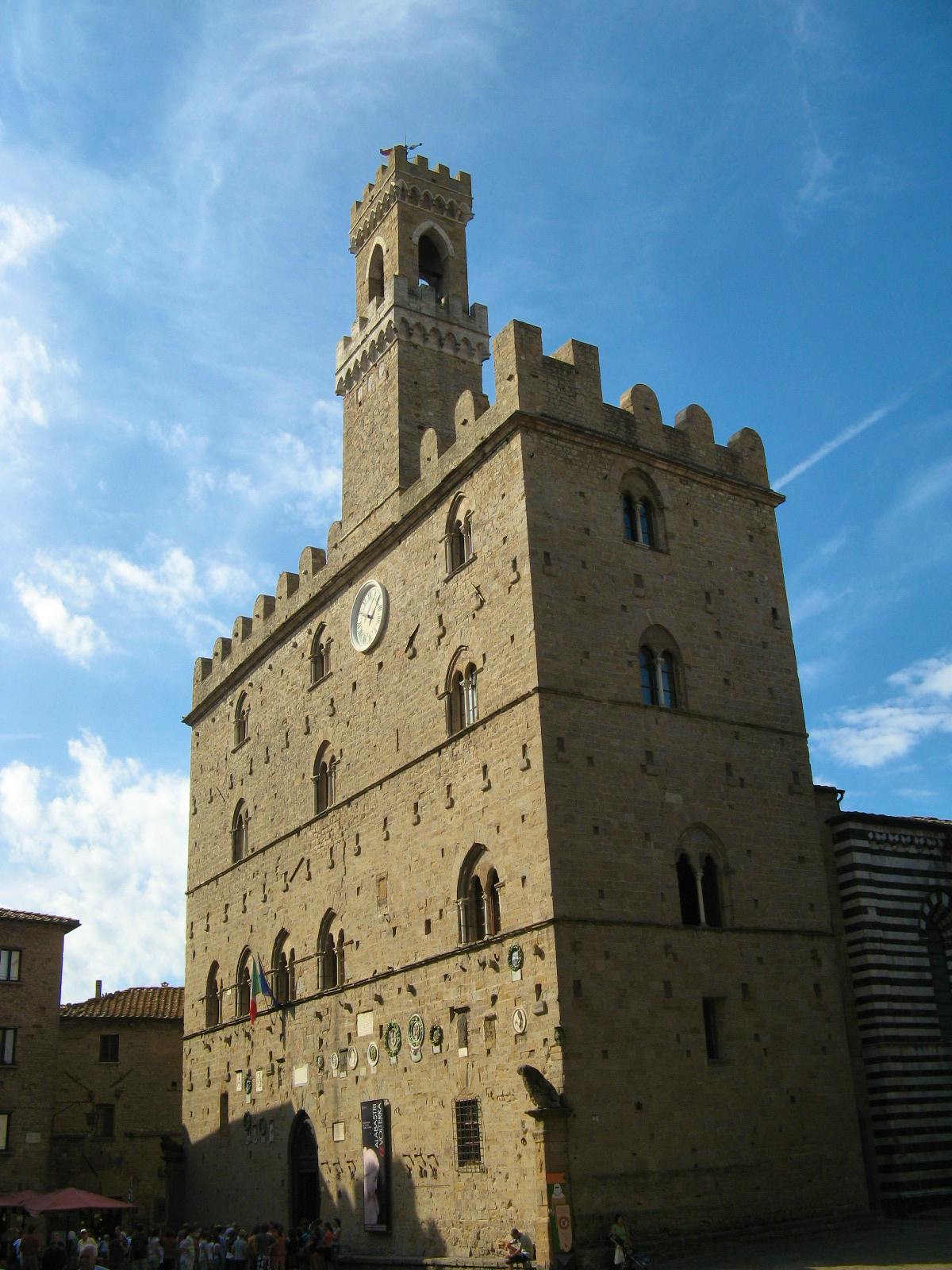 https://mdw-travel-data-us-east-1.s3.amazonaws.com/img/country/Italy/Volterra/img_02.jpg
