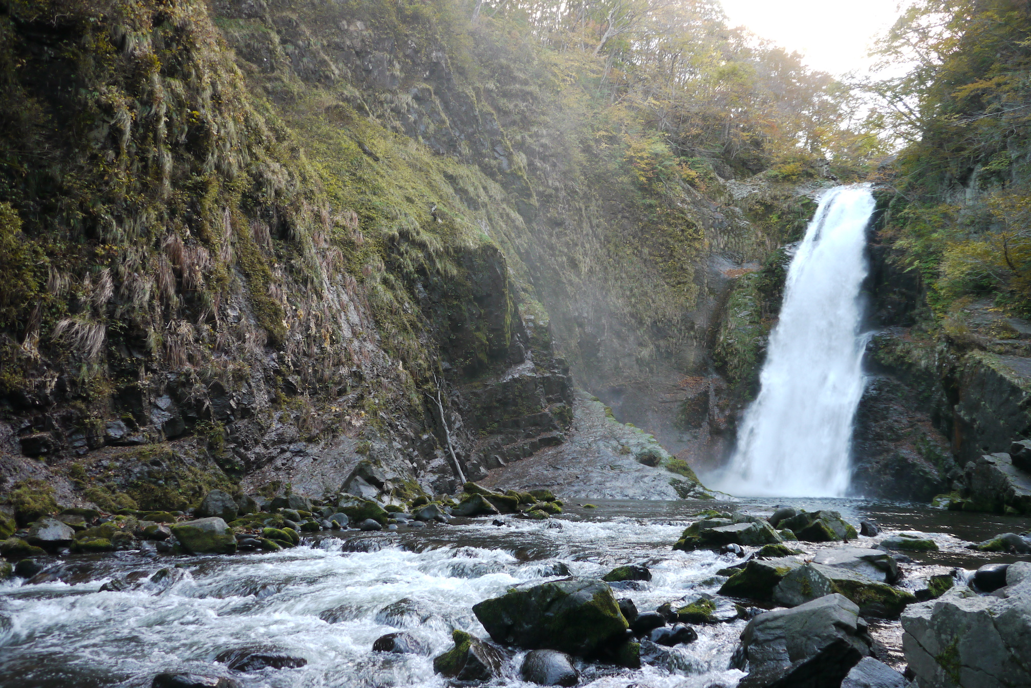 https://mdw-travel-data-us-east-1.s3.amazonaws.com/img/country/Japan/Akiu-Great-Falls/img_00.jpg