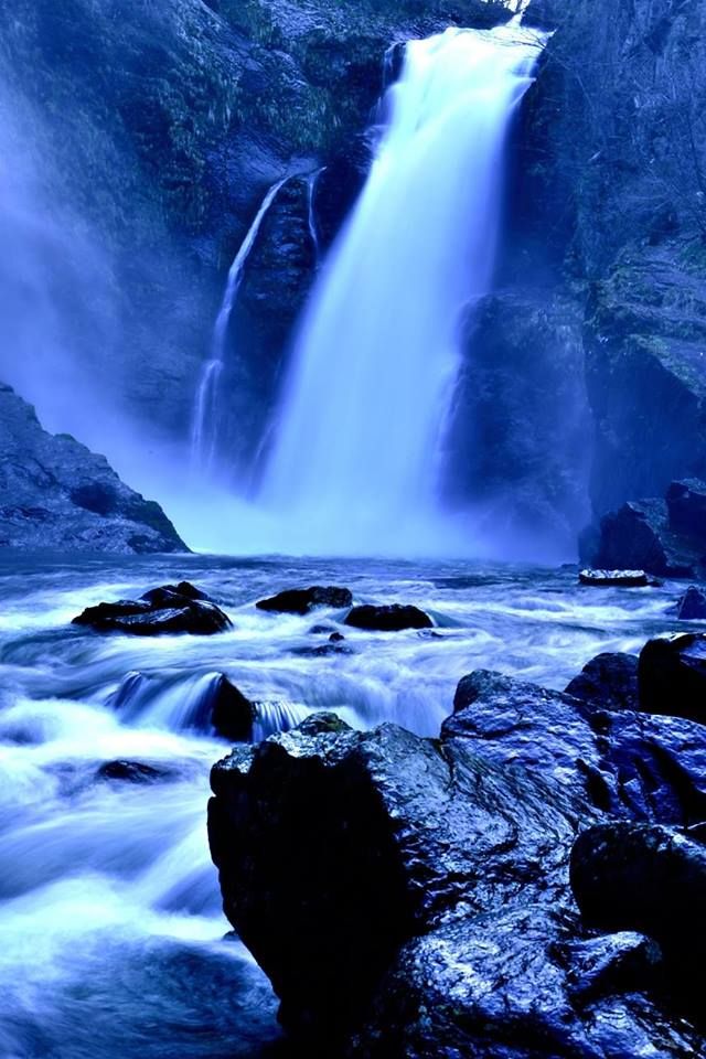 https://mdw-travel-data-us-east-1.s3.amazonaws.com/img/country/Japan/Akiu-Great-Falls/img_03.jpg