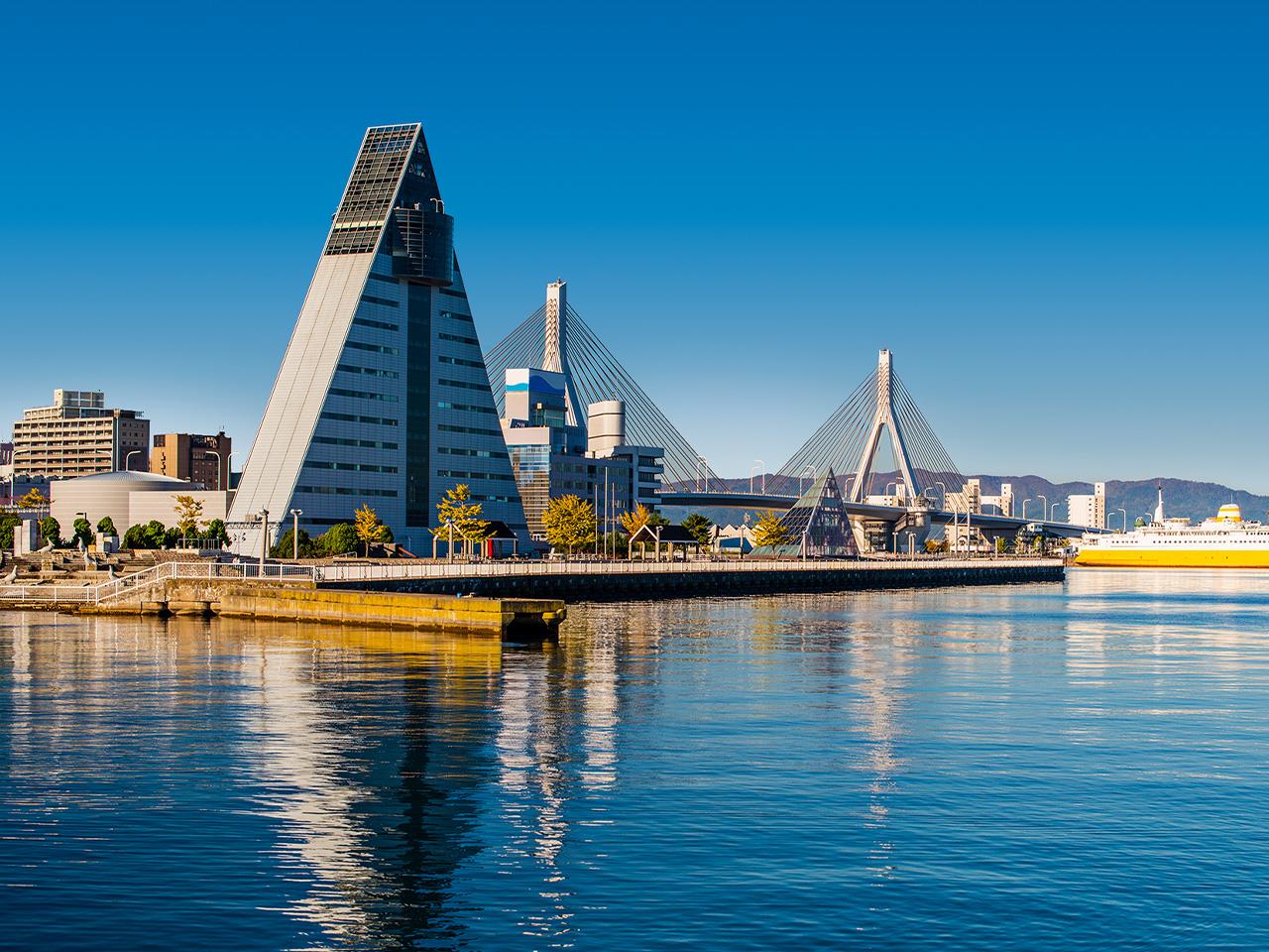 https://mdw-travel-data-us-east-1.s3.amazonaws.com/img/country/Japan/Aomori-Museum-of-Art/img_02.jpg