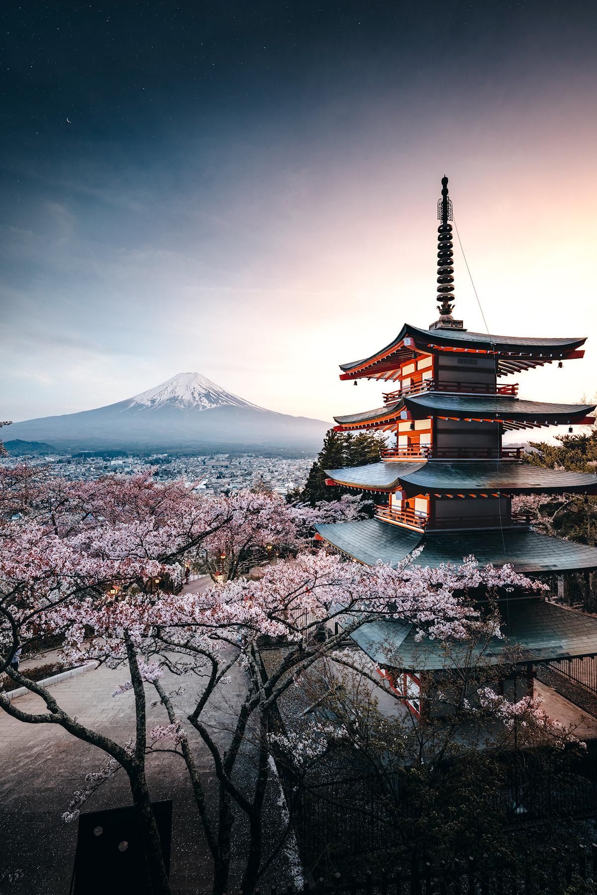 https://mdw-travel-data-us-east-1.s3.amazonaws.com/img/country/Japan/Arakurayama-Sengen-Park/img_01.jpg