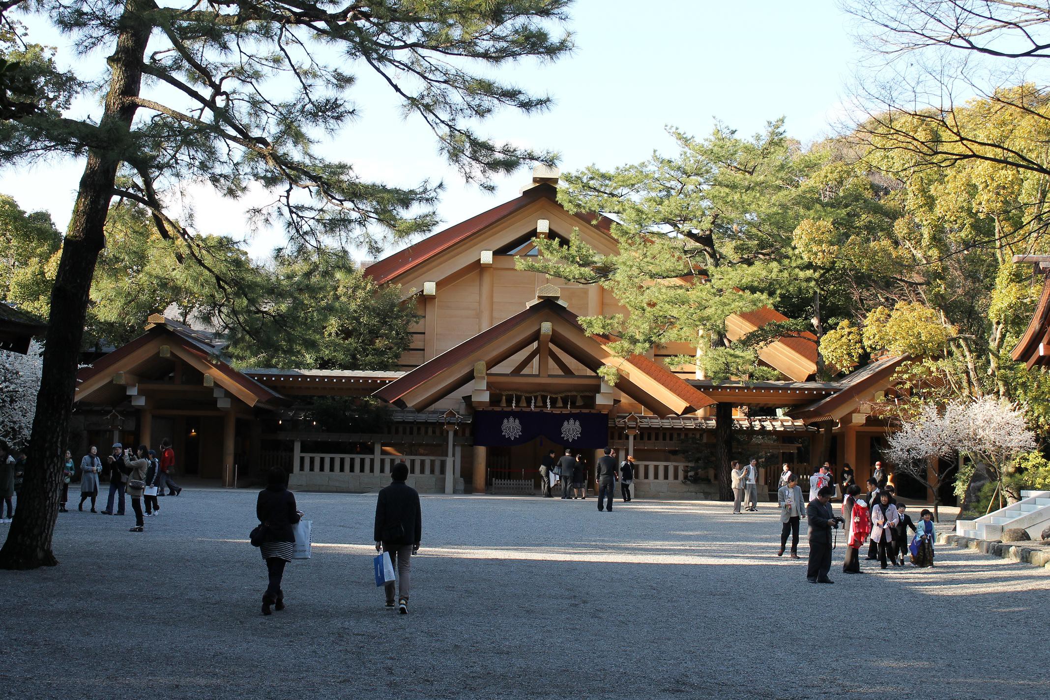 https://mdw-travel-data-us-east-1.s3.amazonaws.com/img/country/Japan/Atsuta-Shrine/img_03.jpg