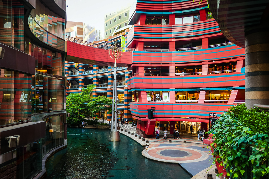 https://mdw-travel-data-us-east-1.s3.amazonaws.com/img/country/Japan/Canal-City-Hakata/img_02.jpg