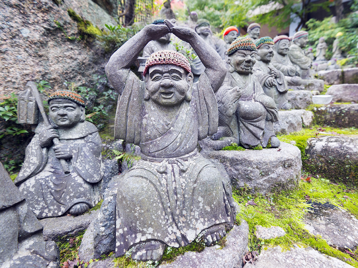 https://mdw-travel-data-us-east-1.s3.amazonaws.com/img/country/Japan/Daishoin-Temple/img_01.jpg