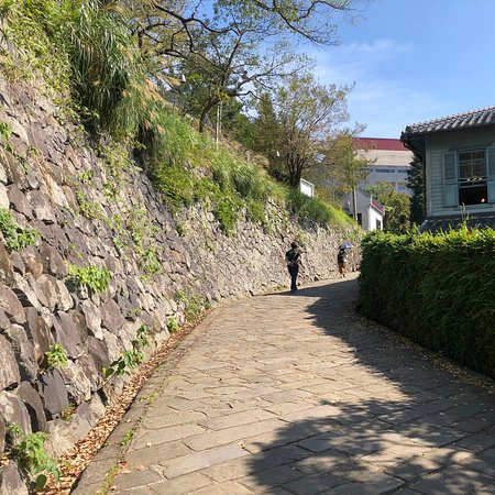 https://mdw-travel-data-us-east-1.s3.amazonaws.com/img/country/Japan/Dutch-Slope/img_00.jpg