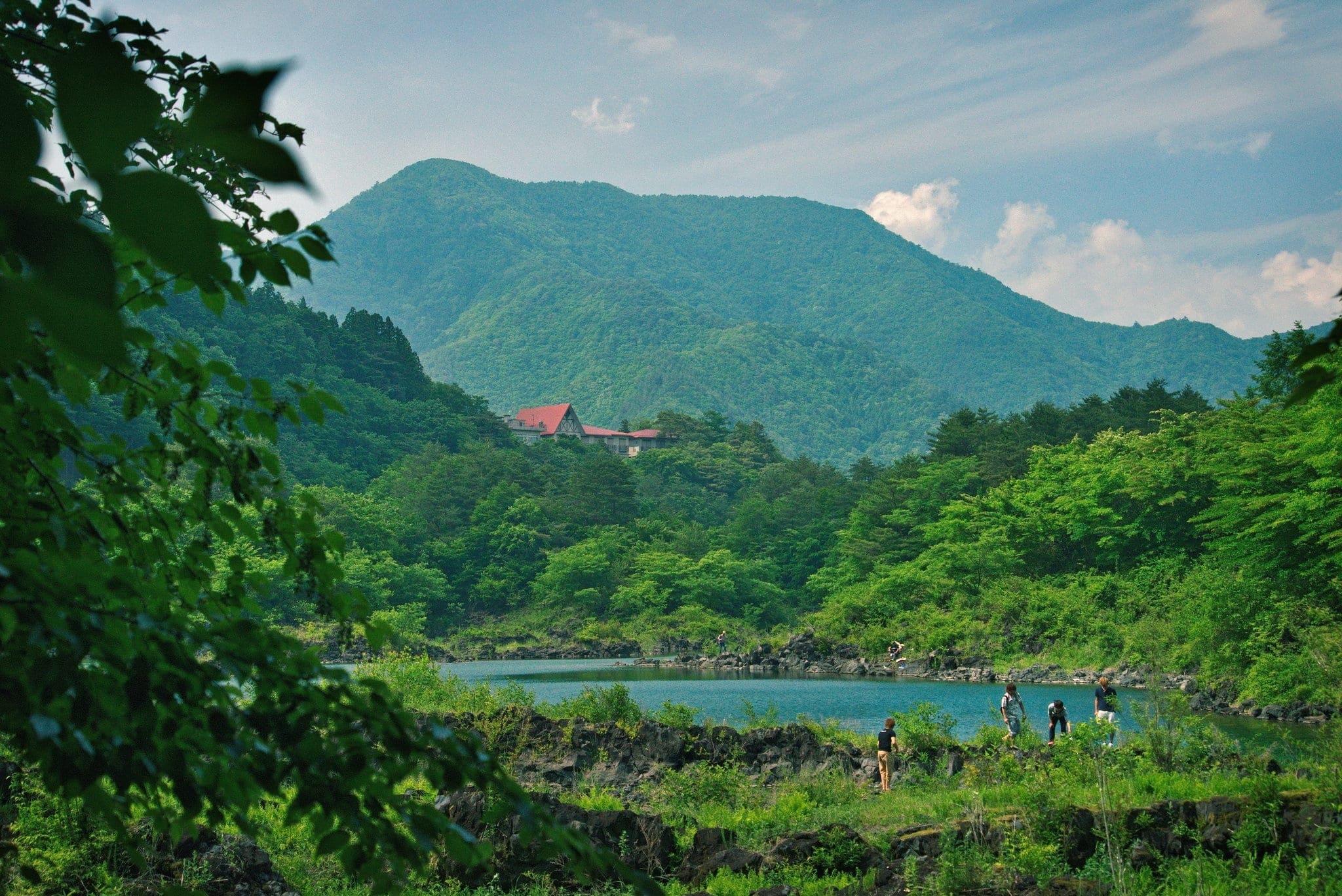 https://mdw-travel-data-us-east-1.s3.amazonaws.com/img/country/Japan/Fujikawaguchiko-Museum/img_03.jpg