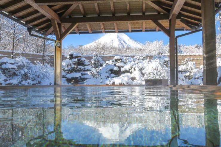 https://mdw-travel-data-us-east-1.s3.amazonaws.com/img/country/Japan/Fujiyama-Onsen/img_03.jpg