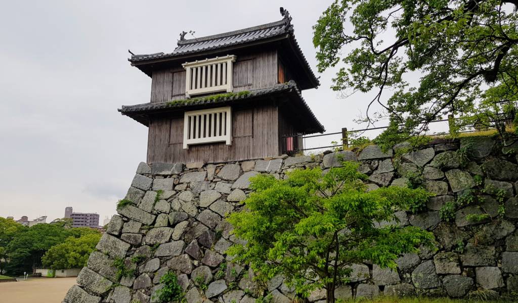https://mdw-travel-data-us-east-1.s3.amazonaws.com/img/country/Japan/Fukuoka-Castle-Ruins/img_02.jpg
