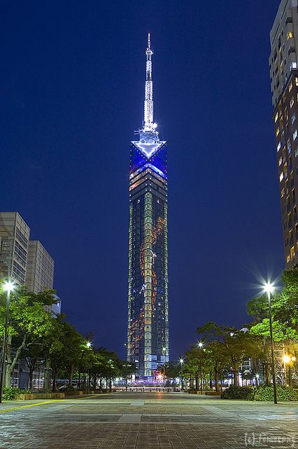 https://mdw-travel-data-us-east-1.s3.amazonaws.com/img/country/Japan/Fukuoka-Tower/img_02.jpg