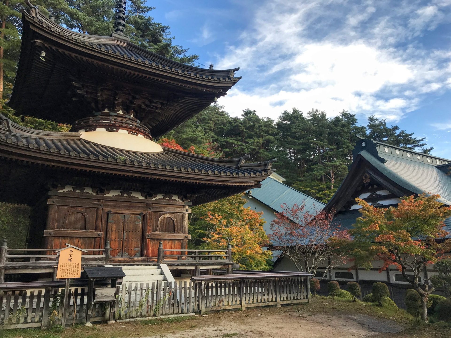 https://mdw-travel-data-us-east-1.s3.amazonaws.com/img/country/Japan/Fukusenji-Temple/img_01.jpg