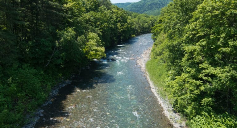 https://mdw-travel-data-us-east-1.s3.amazonaws.com/img/country/Japan/Furano/img_02.jpg