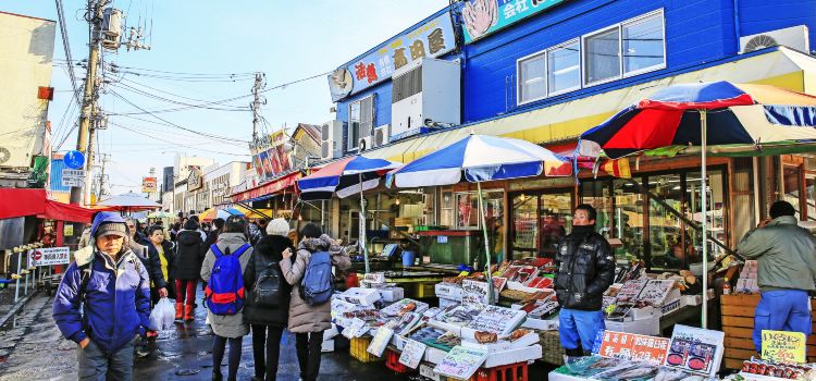 https://mdw-travel-data-us-east-1.s3.amazonaws.com/img/country/Japan/Hakodate-Morning-Market/img_02.jpg