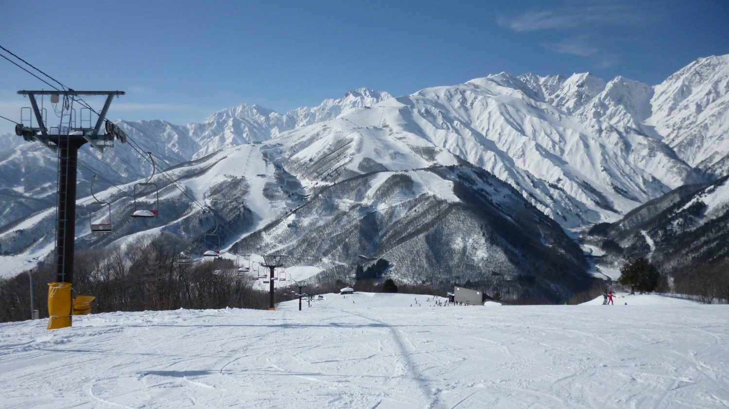 https://mdw-travel-data-us-east-1.s3.amazonaws.com/img/country/Japan/Hakuba-Ski-Resort/img_01.jpg