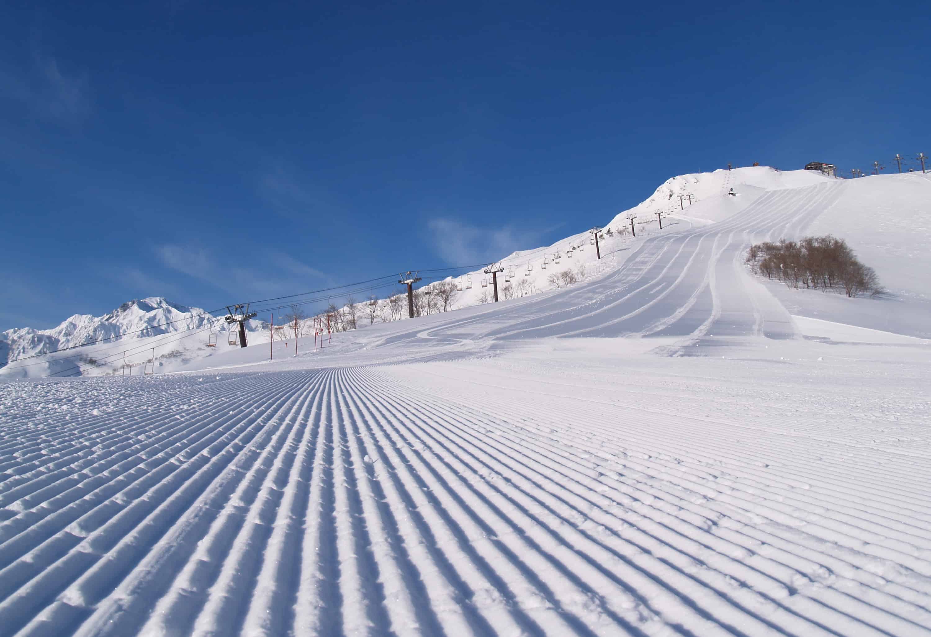 https://mdw-travel-data-us-east-1.s3.amazonaws.com/img/country/Japan/Hakuba-Ski-Resort/img_02.jpg
