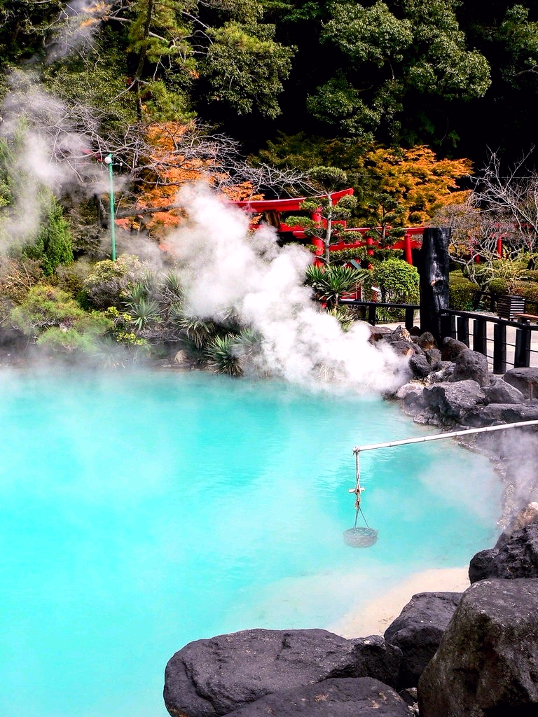 https://mdw-travel-data-us-east-1.s3.amazonaws.com/img/country/Japan/Hells-of-Beppu/img_01.jpg
