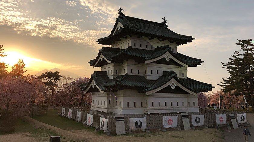 https://mdw-travel-data-us-east-1.s3.amazonaws.com/img/country/Japan/Hirosaki-Castle/img_02.jpg