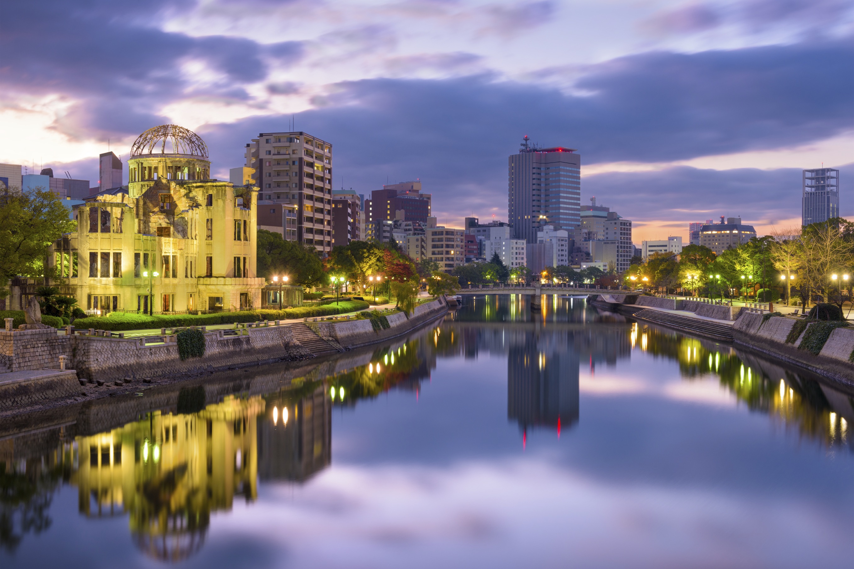 https://mdw-travel-data-us-east-1.s3.amazonaws.com/img/country/Japan/Hiroshima-City-Manga-Library/img_00.jpg