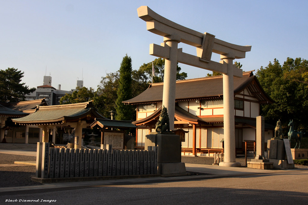 https://mdw-travel-data-us-east-1.s3.amazonaws.com/img/country/Japan/Hiroshima-Gokoku-Shrine/img_02.jpg