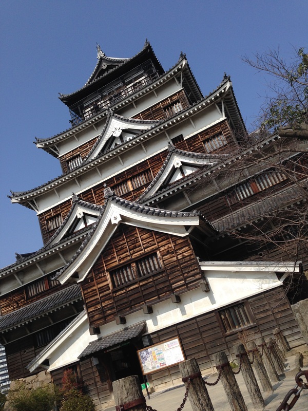 https://mdw-travel-data-us-east-1.s3.amazonaws.com/img/country/Japan/Hiroshima-Gokoku-Shrine/img_03.jpg