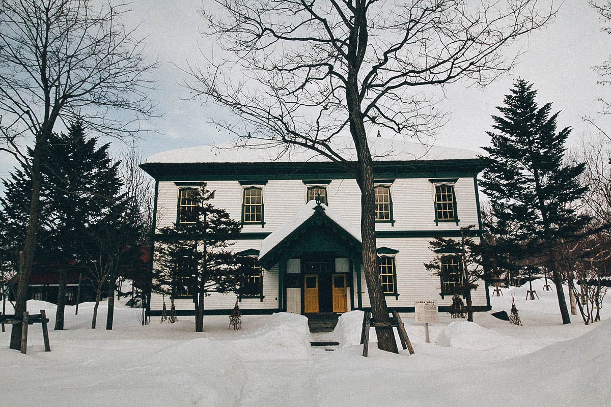 https://mdw-travel-data-us-east-1.s3.amazonaws.com/img/country/Japan/Hokkaido-Historical-Village/img_02.jpg