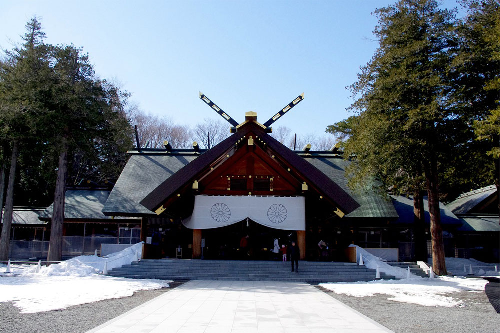 https://mdw-travel-data-us-east-1.s3.amazonaws.com/img/country/Japan/Hokkaido-Shrine/img_03.jpg