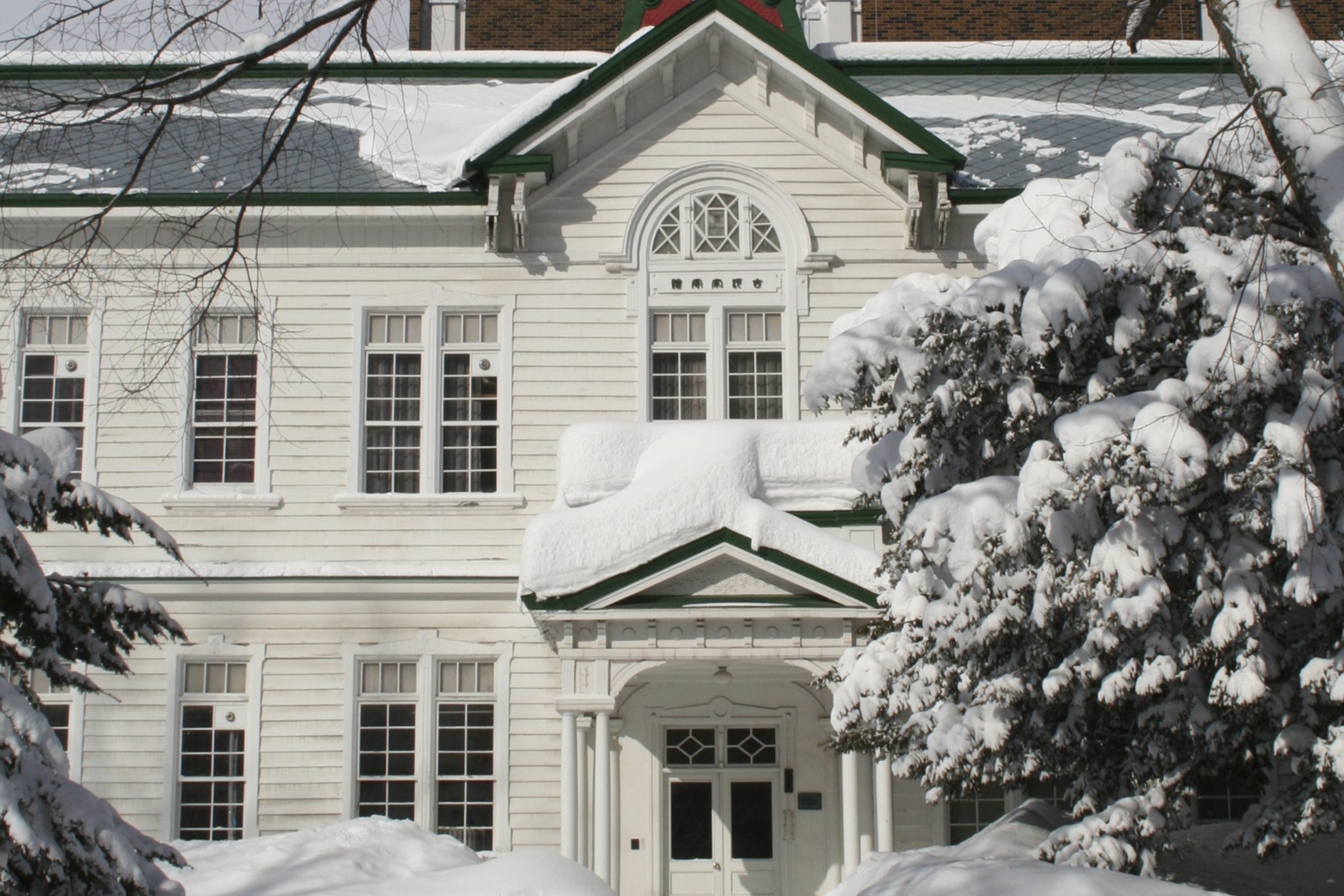 https://mdw-travel-data-us-east-1.s3.amazonaws.com/img/country/Japan/Hokkaido-University/img_03.jpg