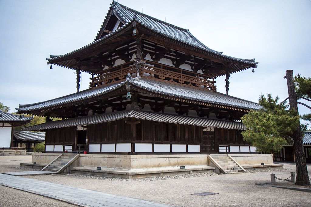 https://mdw-travel-data-us-east-1.s3.amazonaws.com/img/country/Japan/Horyuji-Temple/img_02.jpg