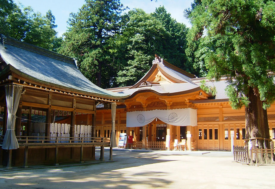 https://mdw-travel-data-us-east-1.s3.amazonaws.com/img/country/Japan/Hotaka-Shrine/img_01.jpg