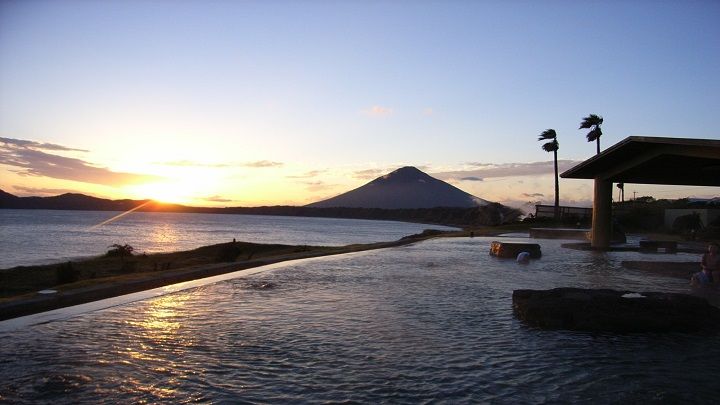 https://mdw-travel-data-us-east-1.s3.amazonaws.com/img/country/Japan/Ibusuki-Onsen/img_03.jpg