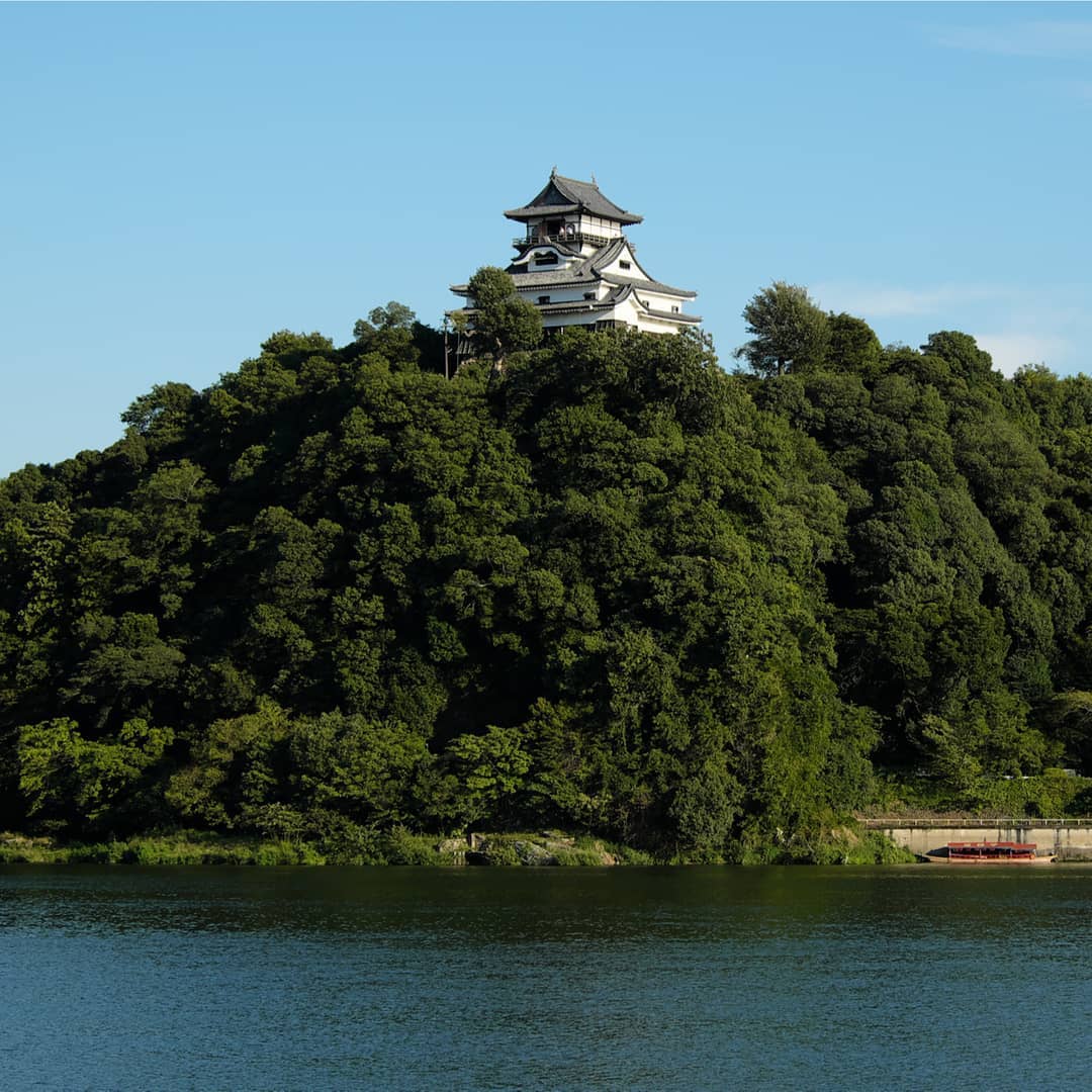 https://mdw-travel-data-us-east-1.s3.amazonaws.com/img/country/Japan/Inuyama-Castle/img_03.jpg