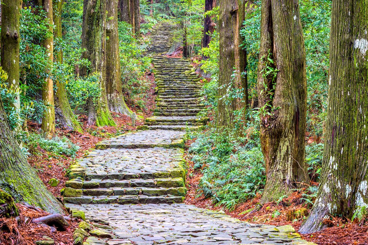 https://mdw-travel-data-us-east-1.s3.amazonaws.com/img/country/Japan/Kamakurayama-Hiking-Trail/img_03.jpg