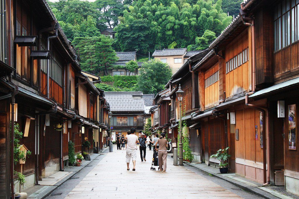 https://mdw-travel-data-us-east-1.s3.amazonaws.com/img/country/Japan/Kanazawa-Castle/img_01.jpg