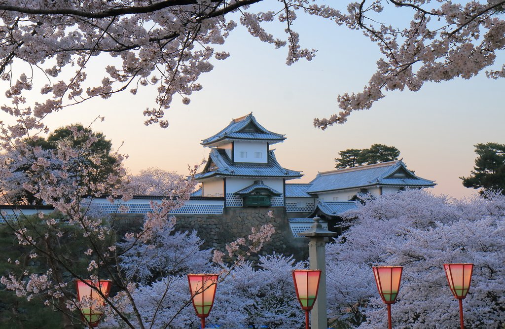 https://mdw-travel-data-us-east-1.s3.amazonaws.com/img/country/Japan/Kanazawa-Castle/img_02.jpg
