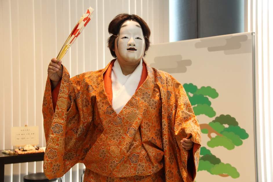 https://mdw-travel-data-us-east-1.s3.amazonaws.com/img/country/Japan/Kanazawa-Noh-Museum/img_01.jpg
