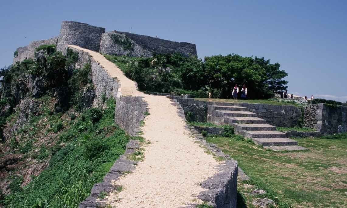 https://mdw-travel-data-us-east-1.s3.amazonaws.com/img/country/Japan/Katsuren-Castle-Ruins/img_01.jpg