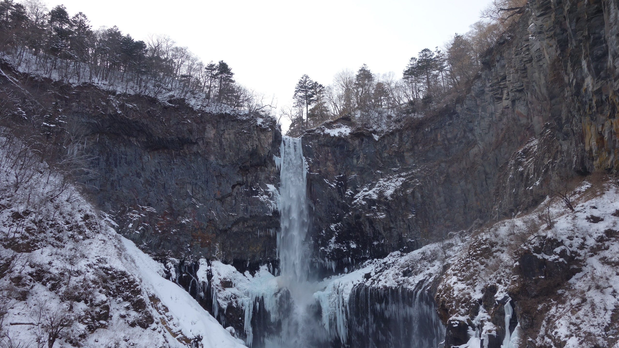 https://mdw-travel-data-us-east-1.s3.amazonaws.com/img/country/Japan/Kegon-Falls/img_00.jpg