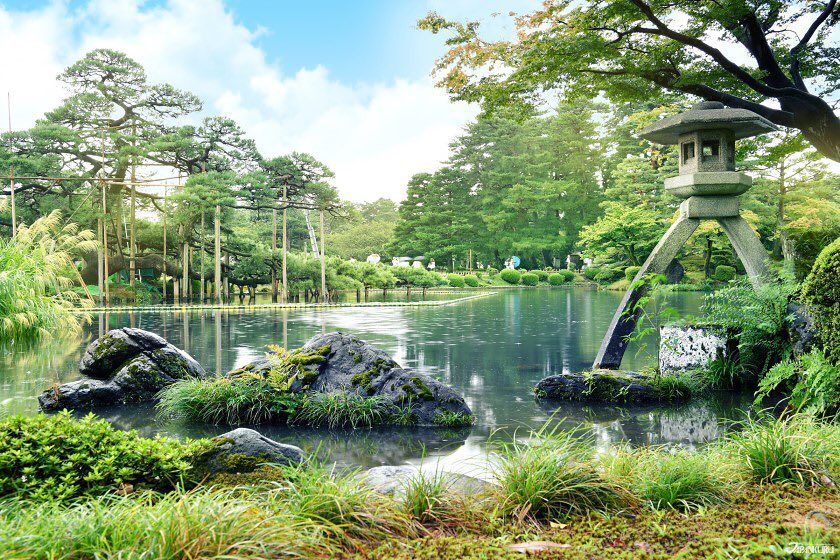 https://mdw-travel-data-us-east-1.s3.amazonaws.com/img/country/Japan/Kenroku-en-Garden/img_03.jpg