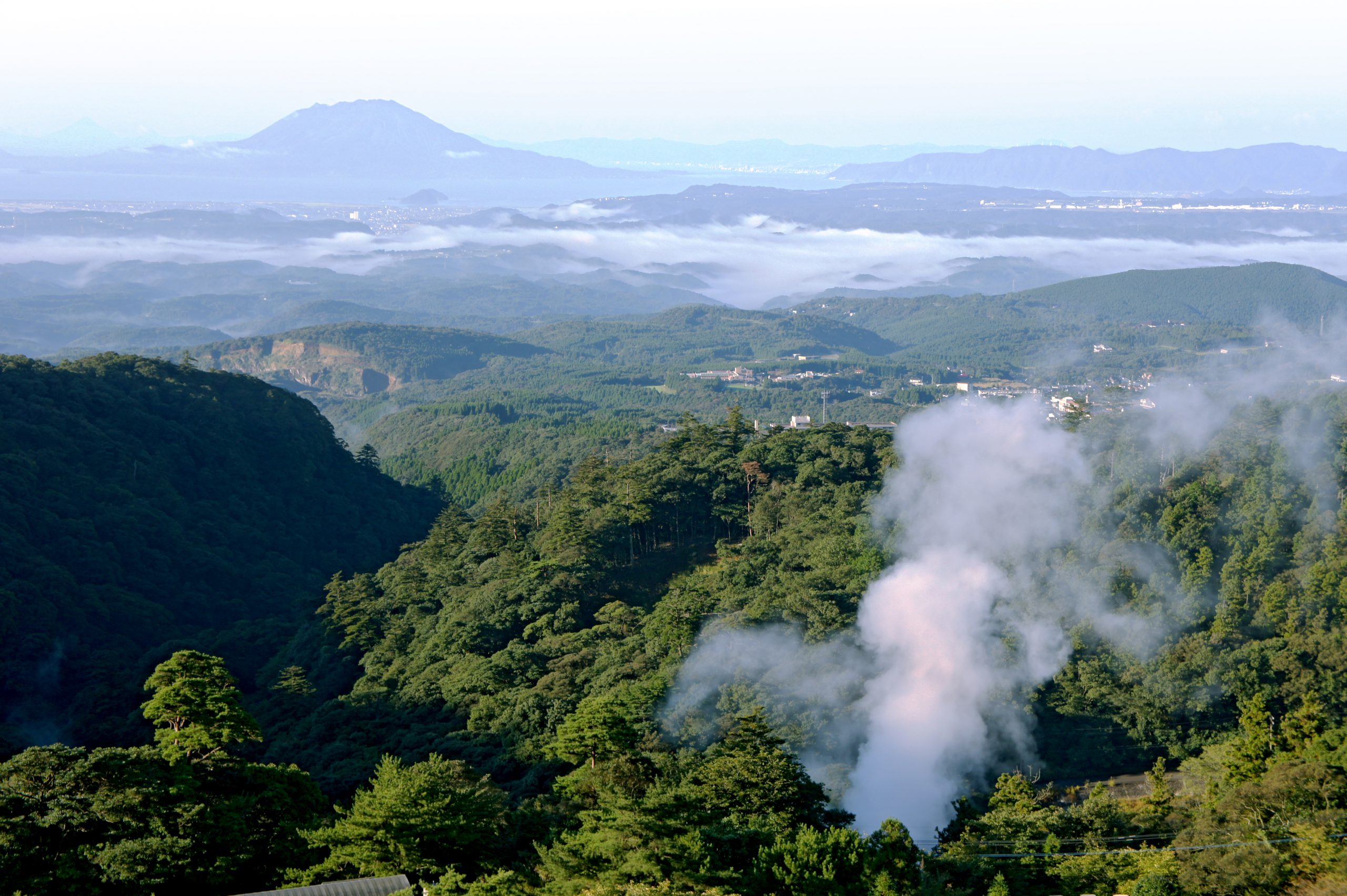 https://mdw-travel-data-us-east-1.s3.amazonaws.com/img/country/Japan/Kirishima-Onsen/img_01.jpg