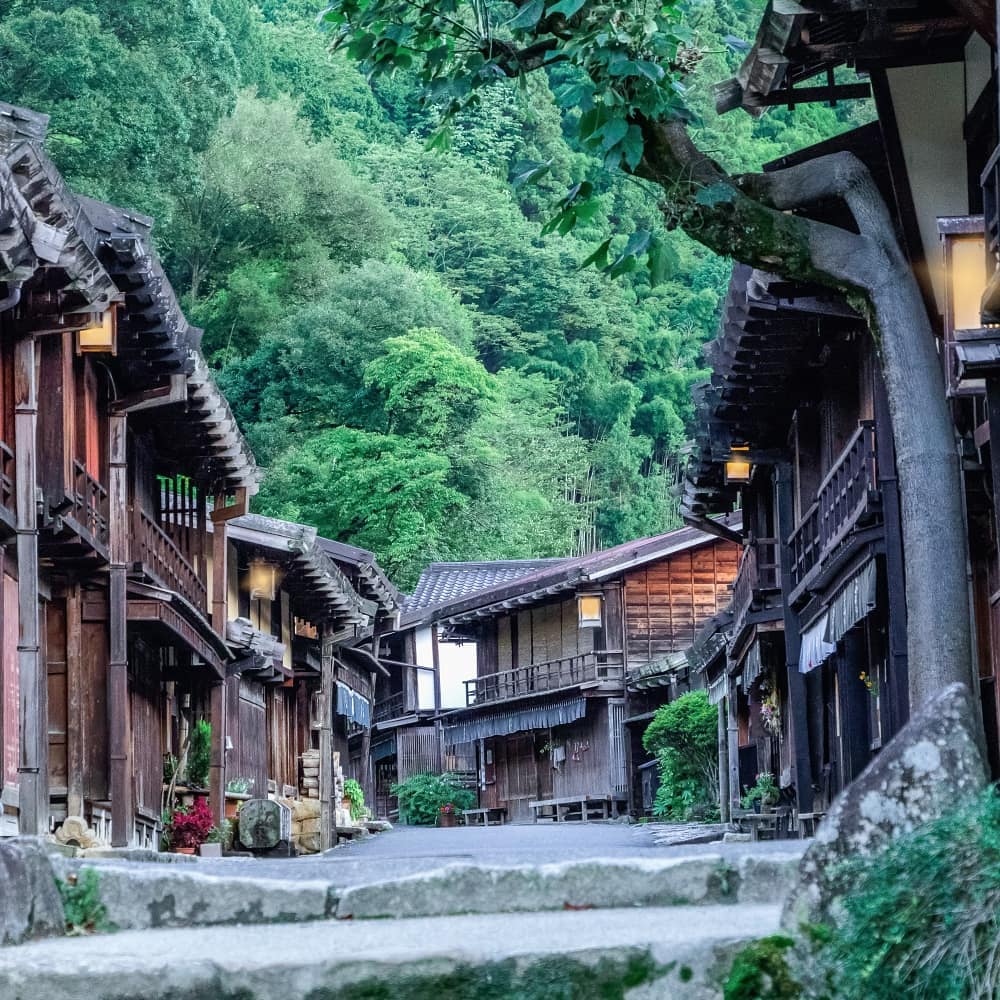 https://mdw-travel-data-us-east-1.s3.amazonaws.com/img/country/Japan/Kiso-Valley/img_02.jpg