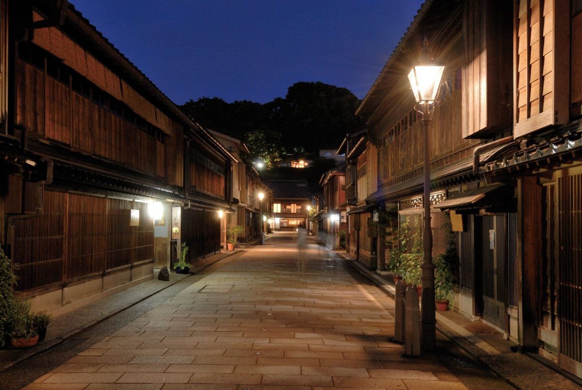 https://mdw-travel-data-us-east-1.s3.amazonaws.com/img/country/Japan/Kita-Chaya-District/img_01.jpg