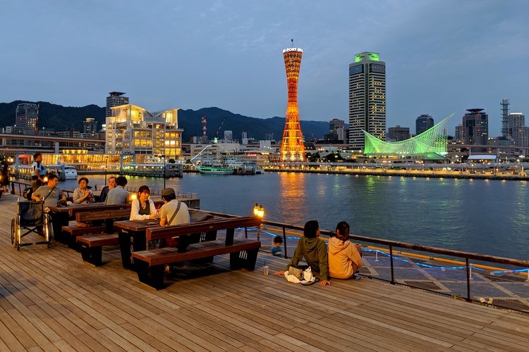 https://mdw-travel-data-us-east-1.s3.amazonaws.com/img/country/Japan/Kobe-Harborland/img_01.jpg