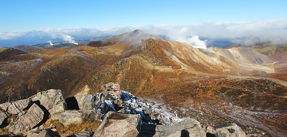 https://mdw-travel-data-us-east-1.s3.amazonaws.com/img/country/Japan/Kuju-Mountains/img_03.jpg