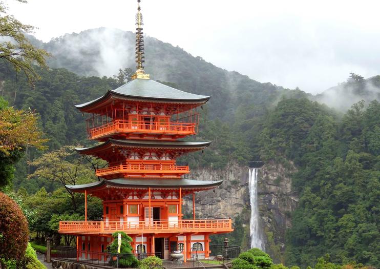 https://mdw-travel-data-us-east-1.s3.amazonaws.com/img/country/Japan/Kumano-Kodo/img_04.jpg