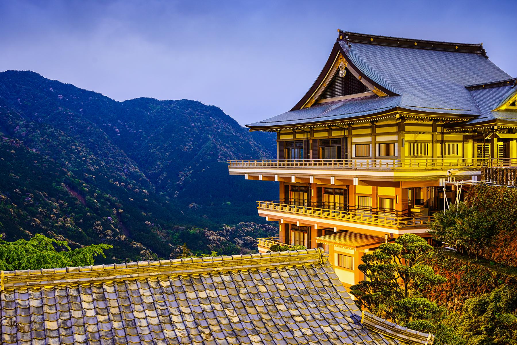 https://mdw-travel-data-us-east-1.s3.amazonaws.com/img/country/Japan/Kumano-Kodo/img_05.jpg