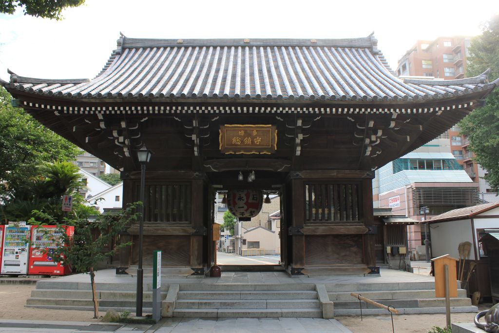 https://mdw-travel-data-us-east-1.s3.amazonaws.com/img/country/Japan/Kushida-Shrine/img_03.jpg
