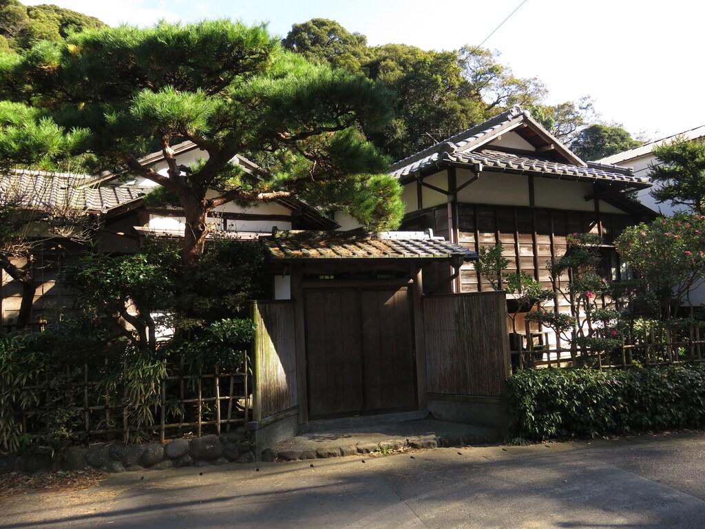 https://mdw-travel-data-us-east-1.s3.amazonaws.com/img/country/Japan/Kuzuharaoka-Shrine/img_03.jpg