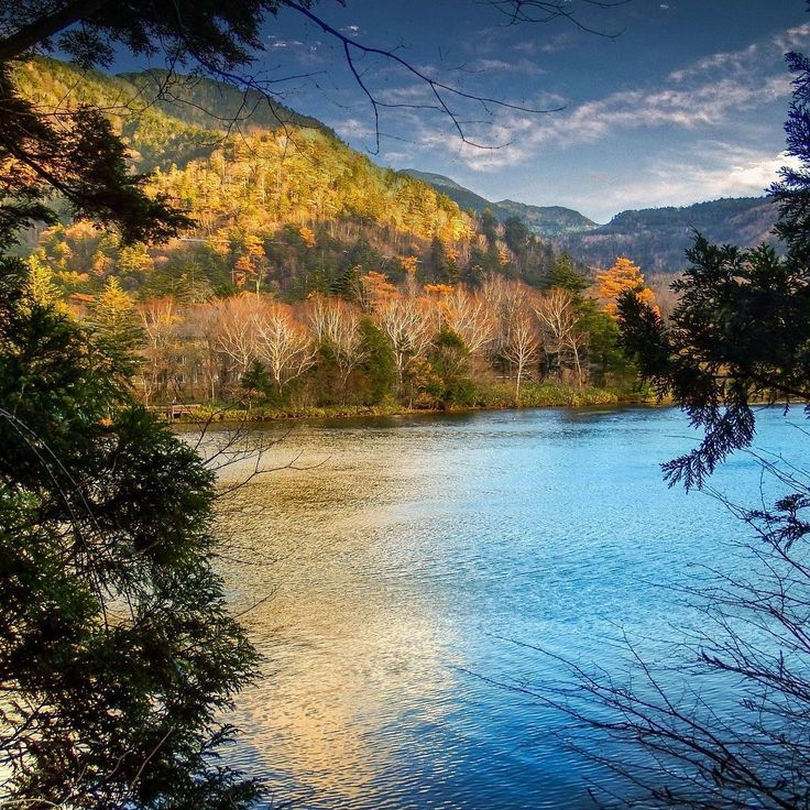 https://mdw-travel-data-us-east-1.s3.amazonaws.com/img/country/Japan/Lake-Yunoko/img_00.jpg
