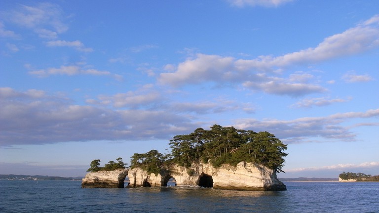 https://mdw-travel-data-us-east-1.s3.amazonaws.com/img/country/Japan/Matsushima-Island/img_01.jpg