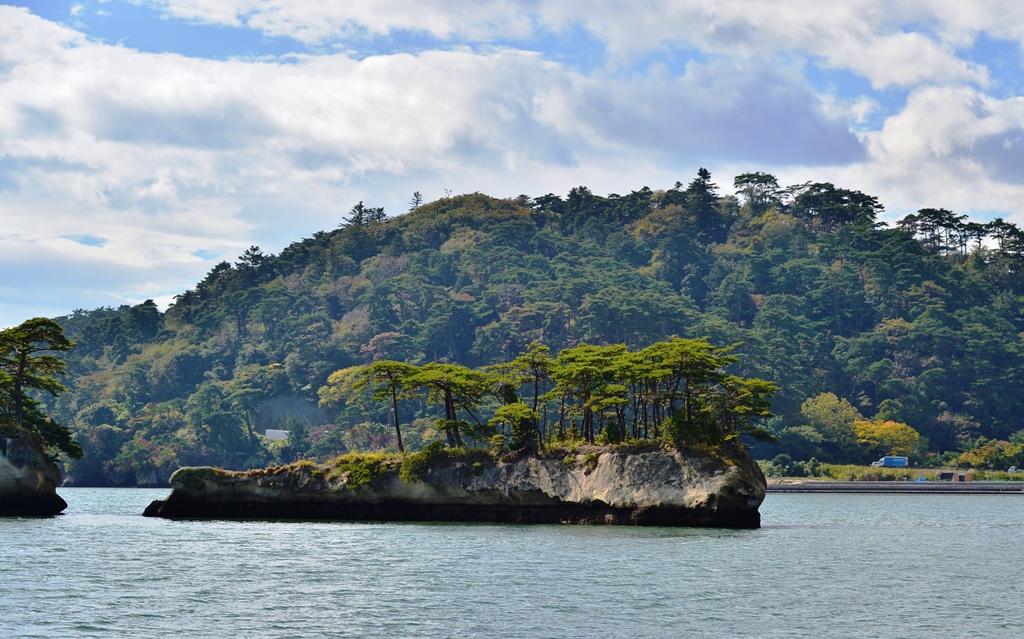 https://mdw-travel-data-us-east-1.s3.amazonaws.com/img/country/Japan/Matsushima-Island/img_02.jpg